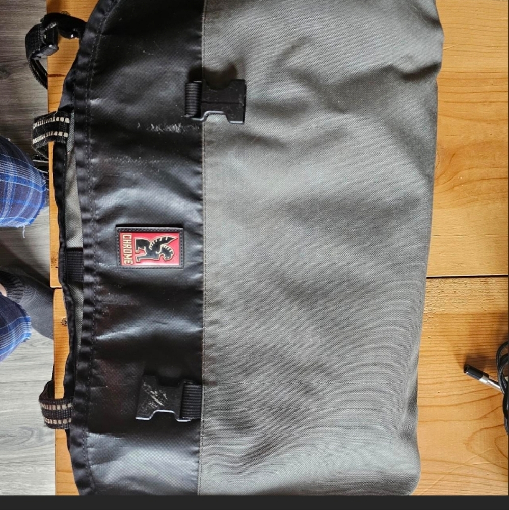 Chrome industries messenger bag